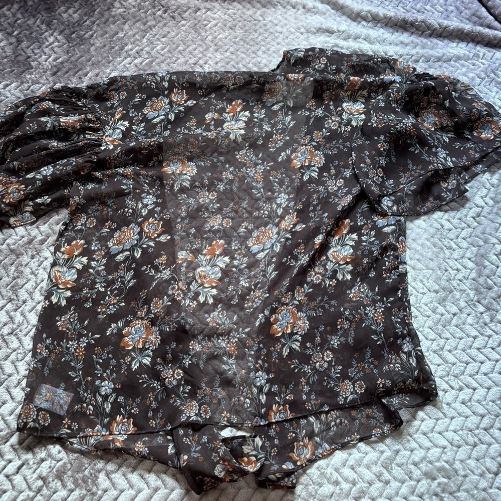 ⭐️⭐️⭐️American Eagle sheet black with floral print kimono size Large/Xlarge - Picture 8 of 8